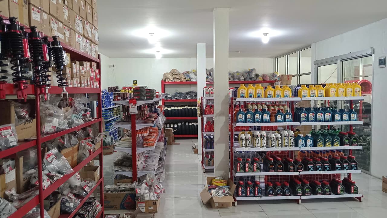 Foto bengkel dalam tampak depan